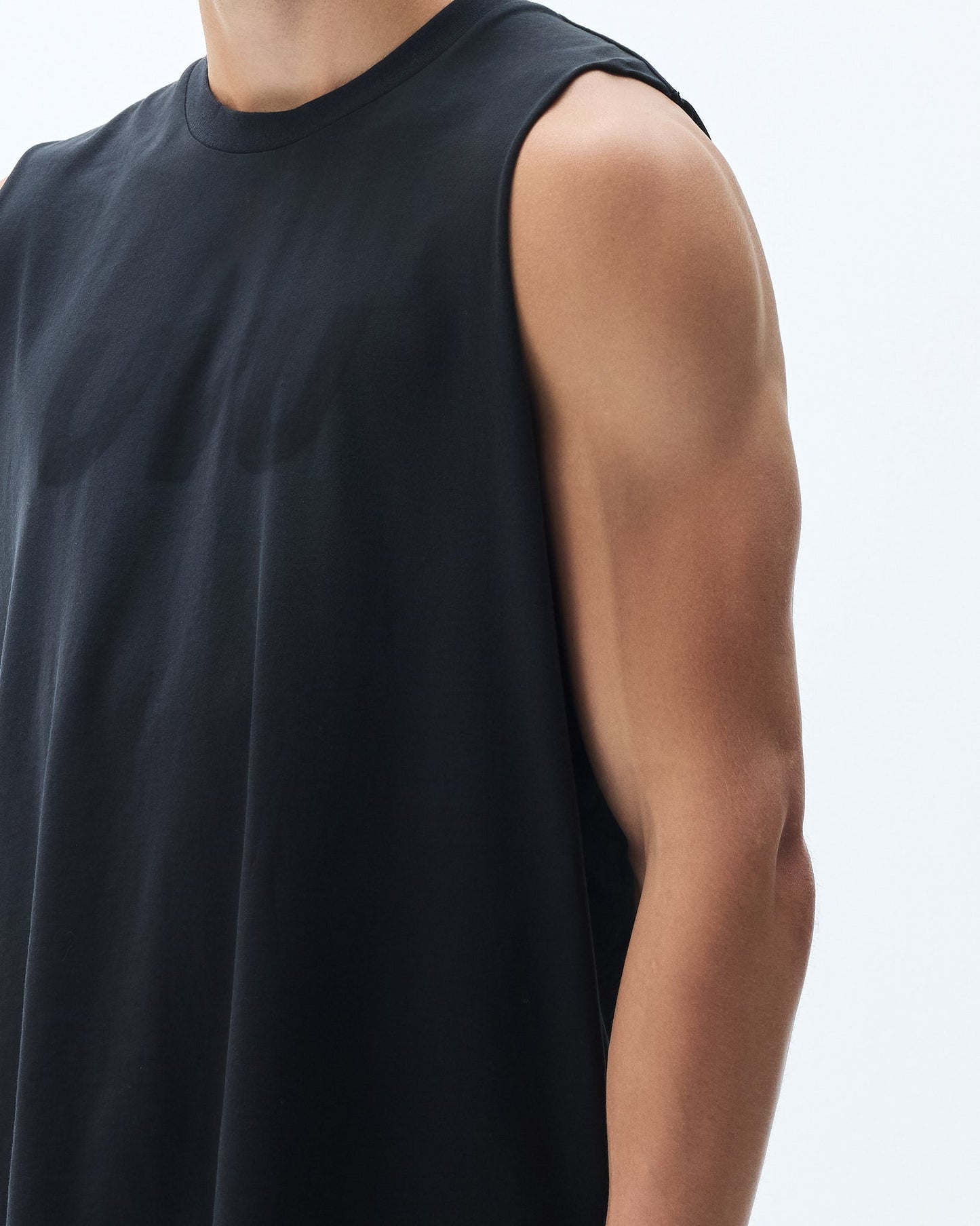 UVU Cut Off Washed Black fit