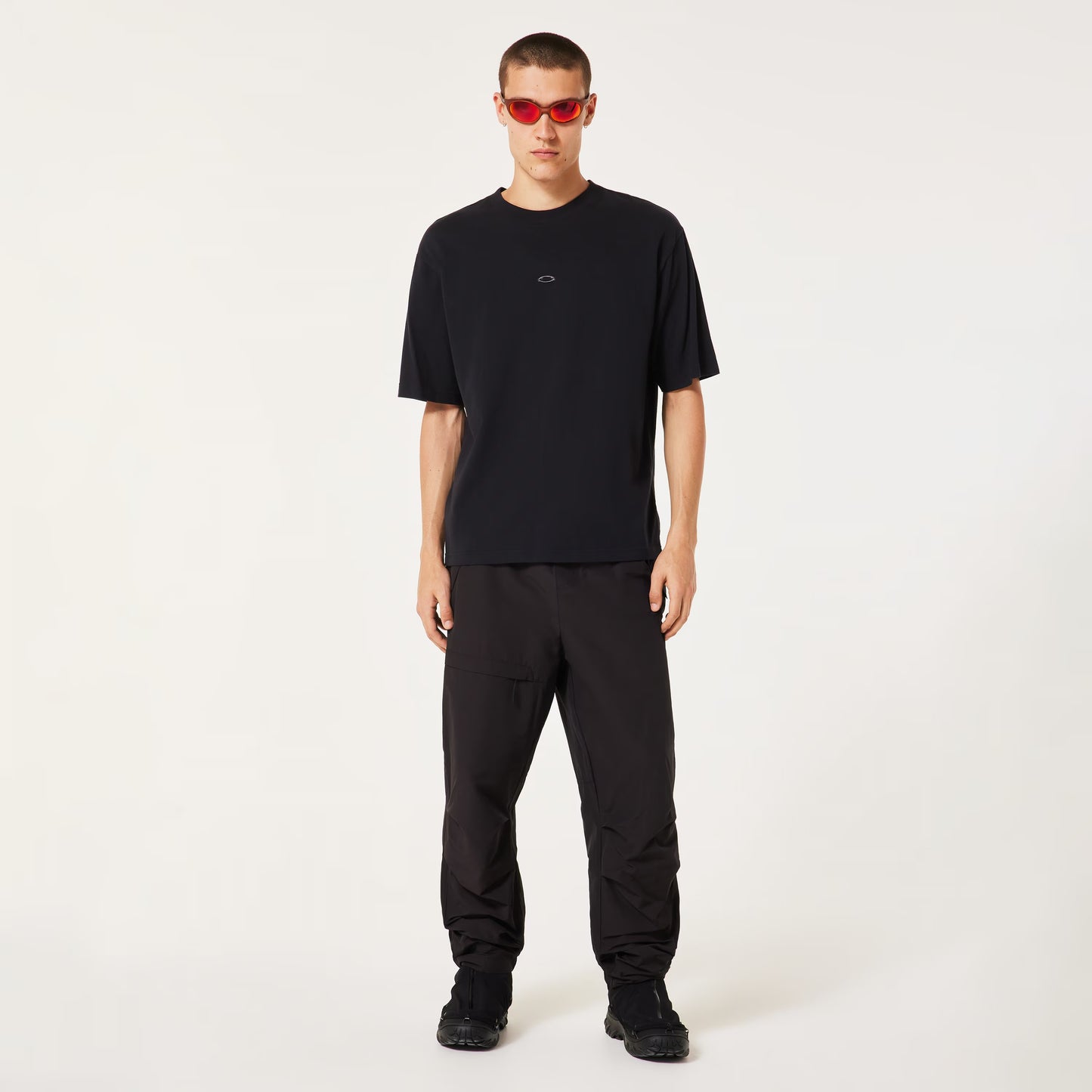 Oakley Metal Rise Tee - Blackout side view