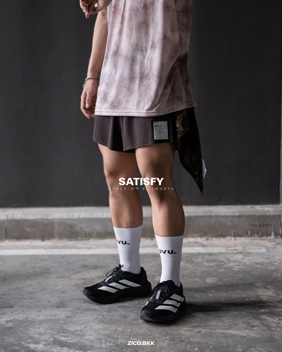 Satisfy Space-O 5 Shorts Deep Mahogany on body review by ZICO.BKK