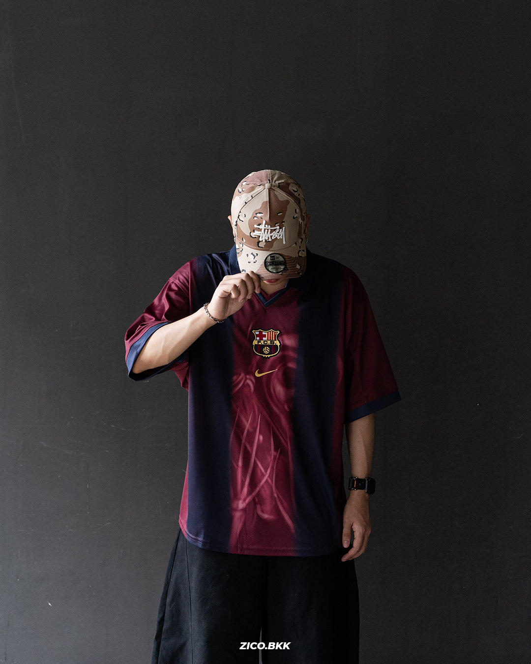 Travis Scott FC Barcelona 2024/25 Retro Jersey รีวิวเสื้อบอลสายสตรีท front fit
