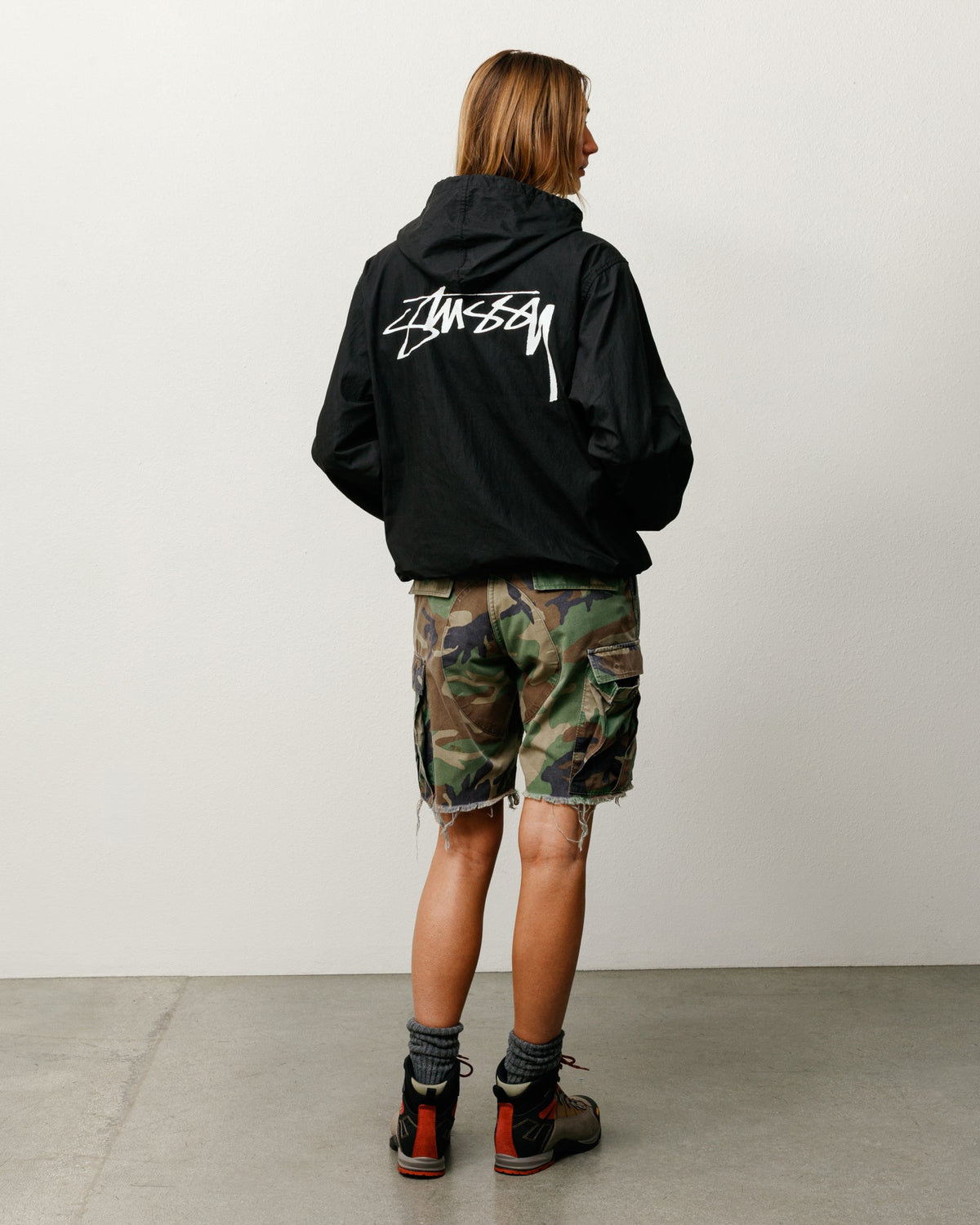 Stussy Waxed Cotton Beach Shell | Black | official 7