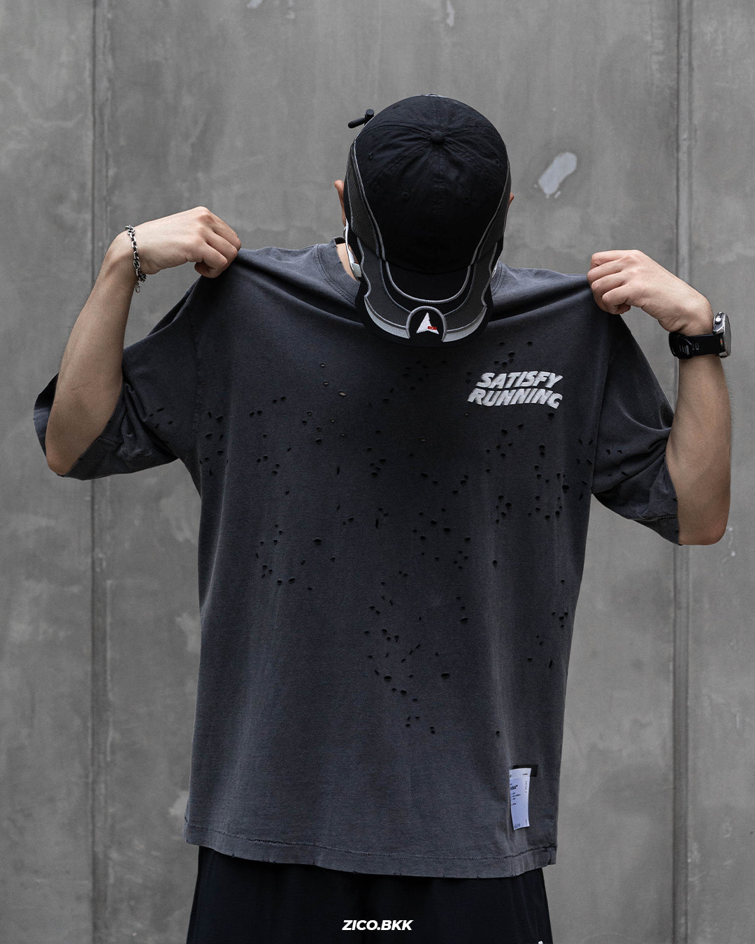Satisfy MothTech™ T-Shirt (Running Equipment) | Running T-Shirt