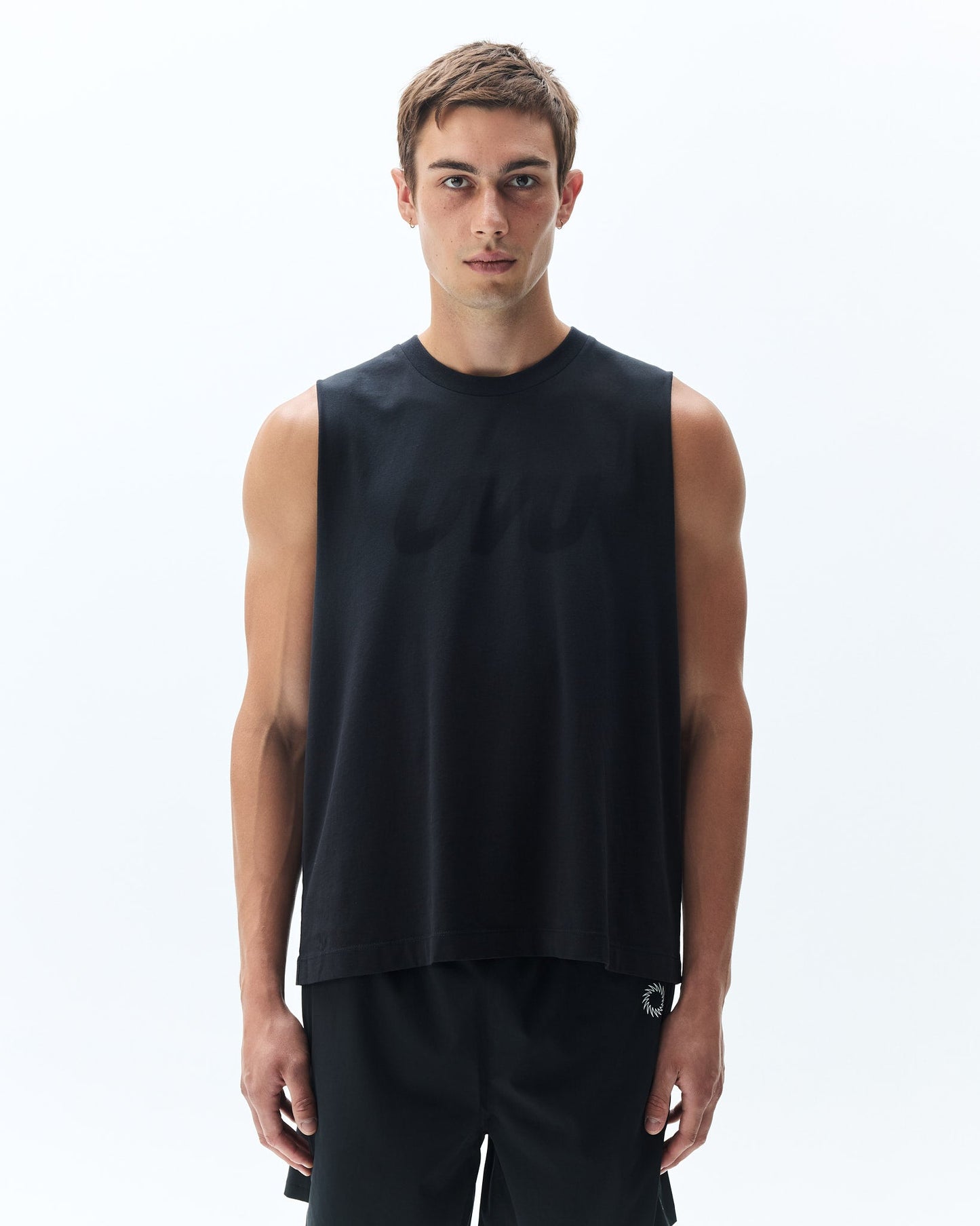 UVU Cut Off Washed Black styling