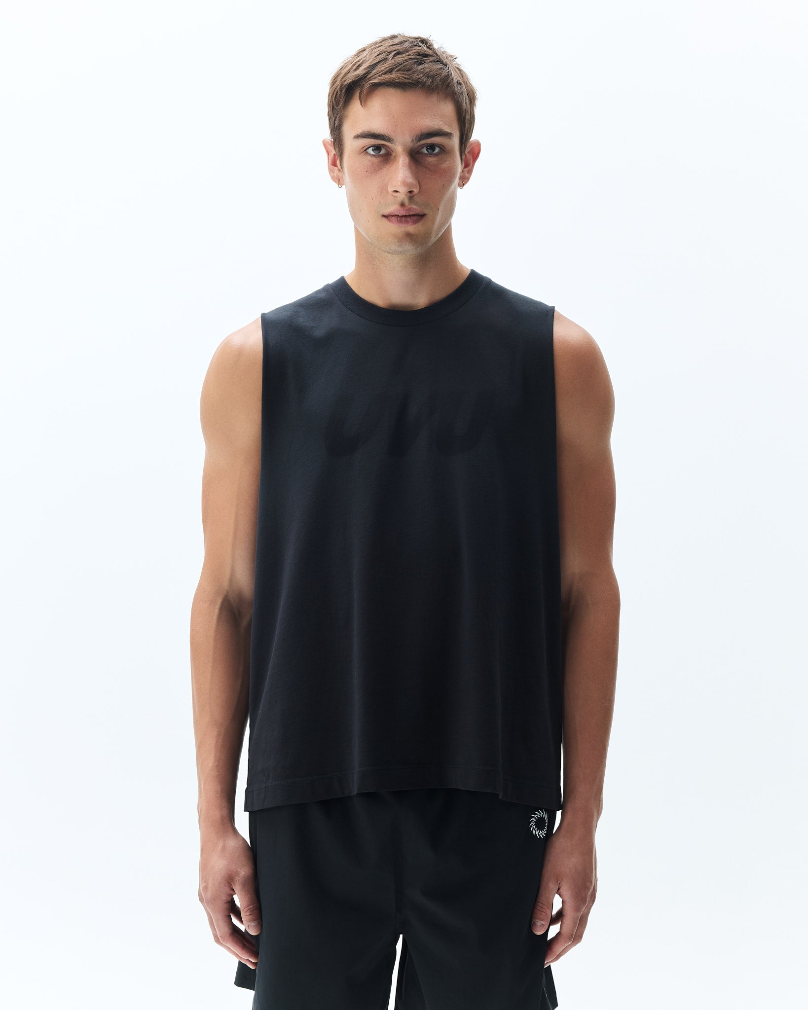 UVU Cut Off Washed Black styling