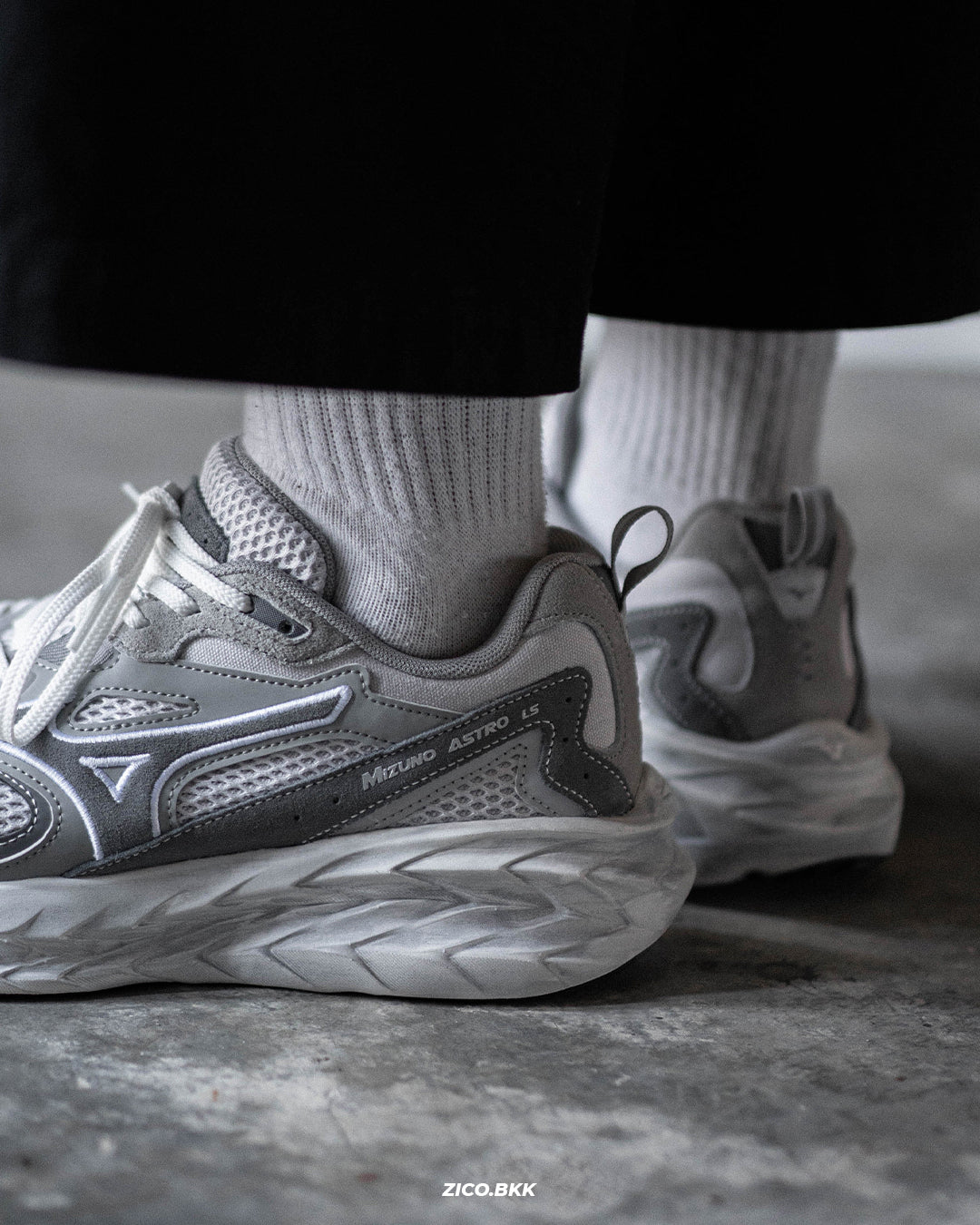 Mizuno Astro LS (Gray)