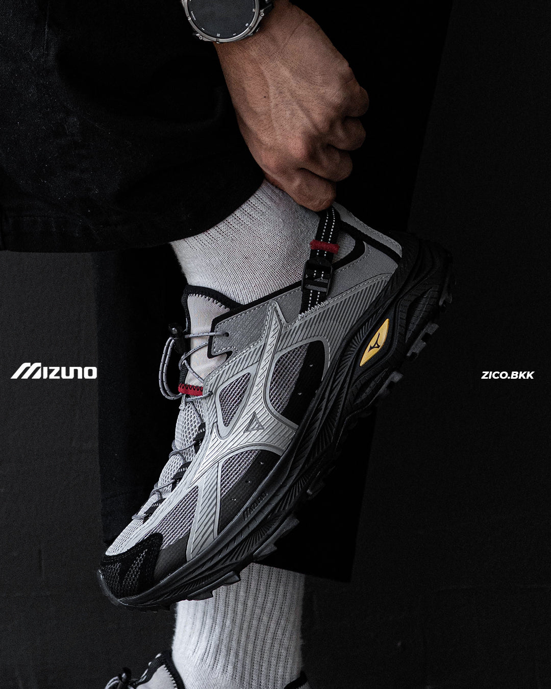 Mizuno Racer Trail SE V2 (Grey/Red)