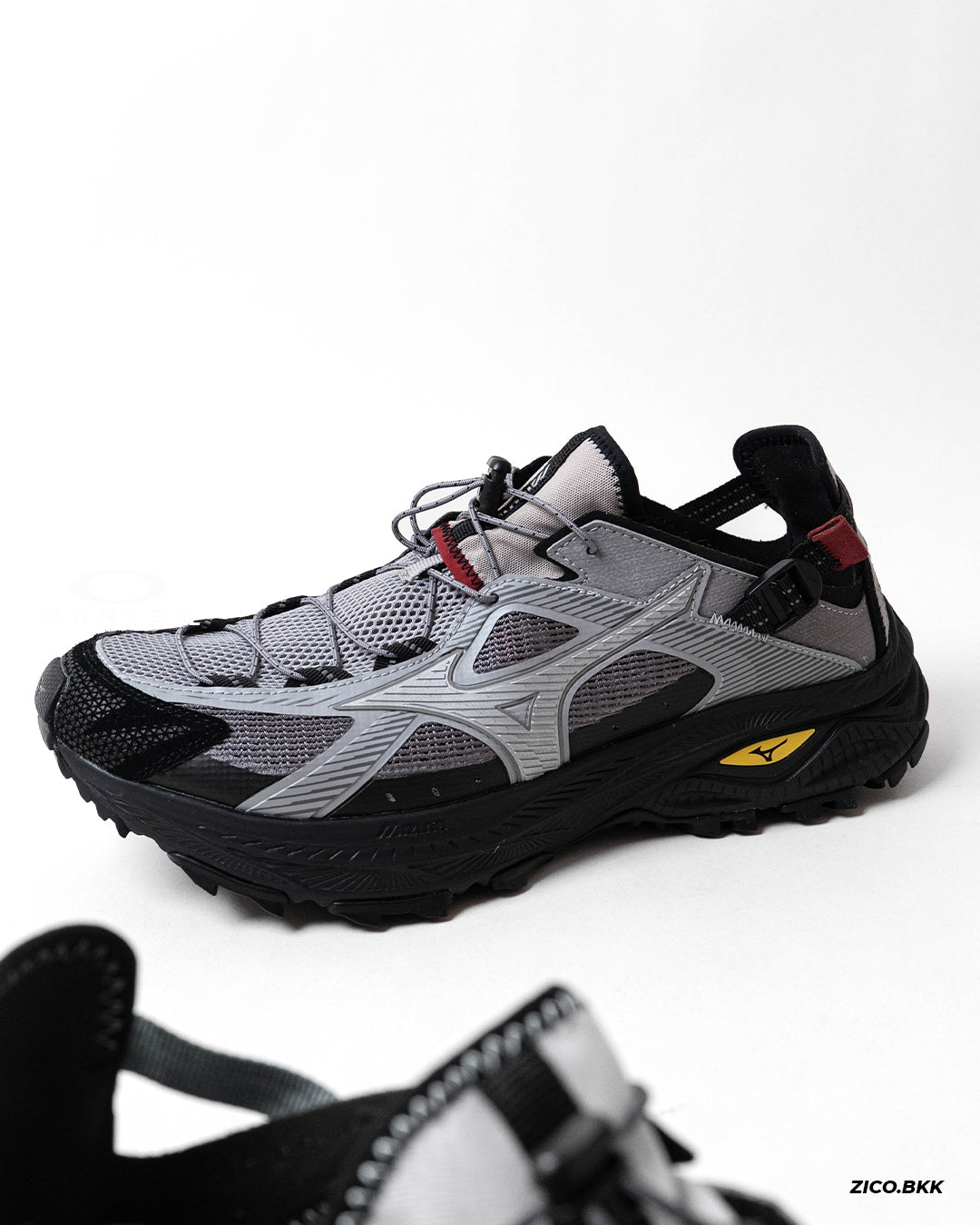 Mizuno Racer Trail SE V2 (Grey/Red)