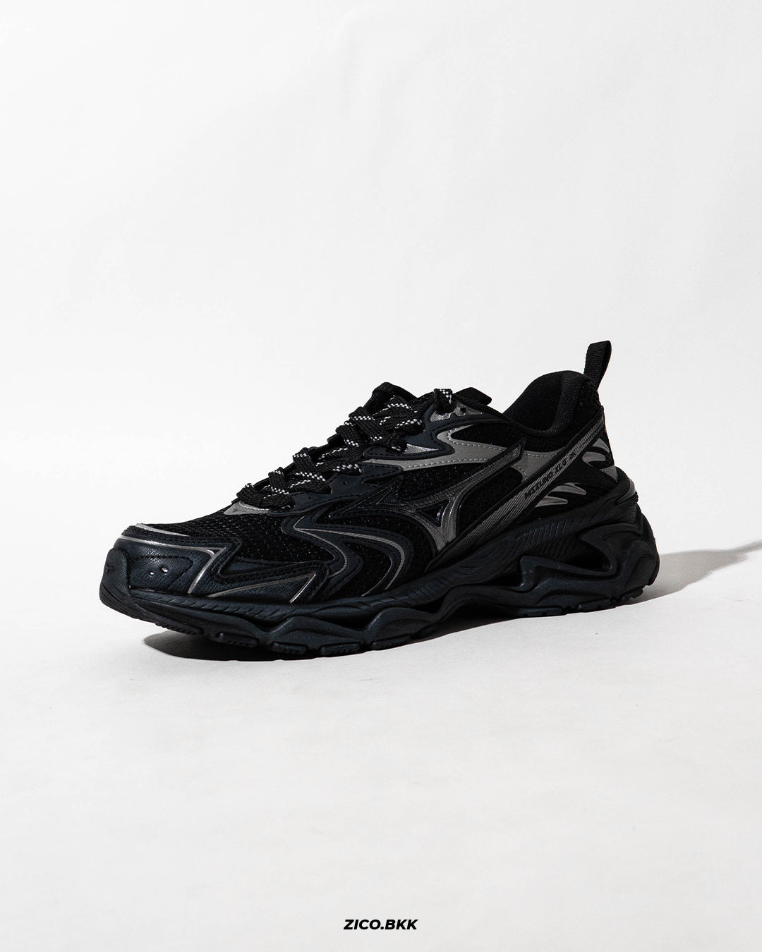 Mizuno XLG 2K - Black - Adidas Sneakers | ZICO.BKK