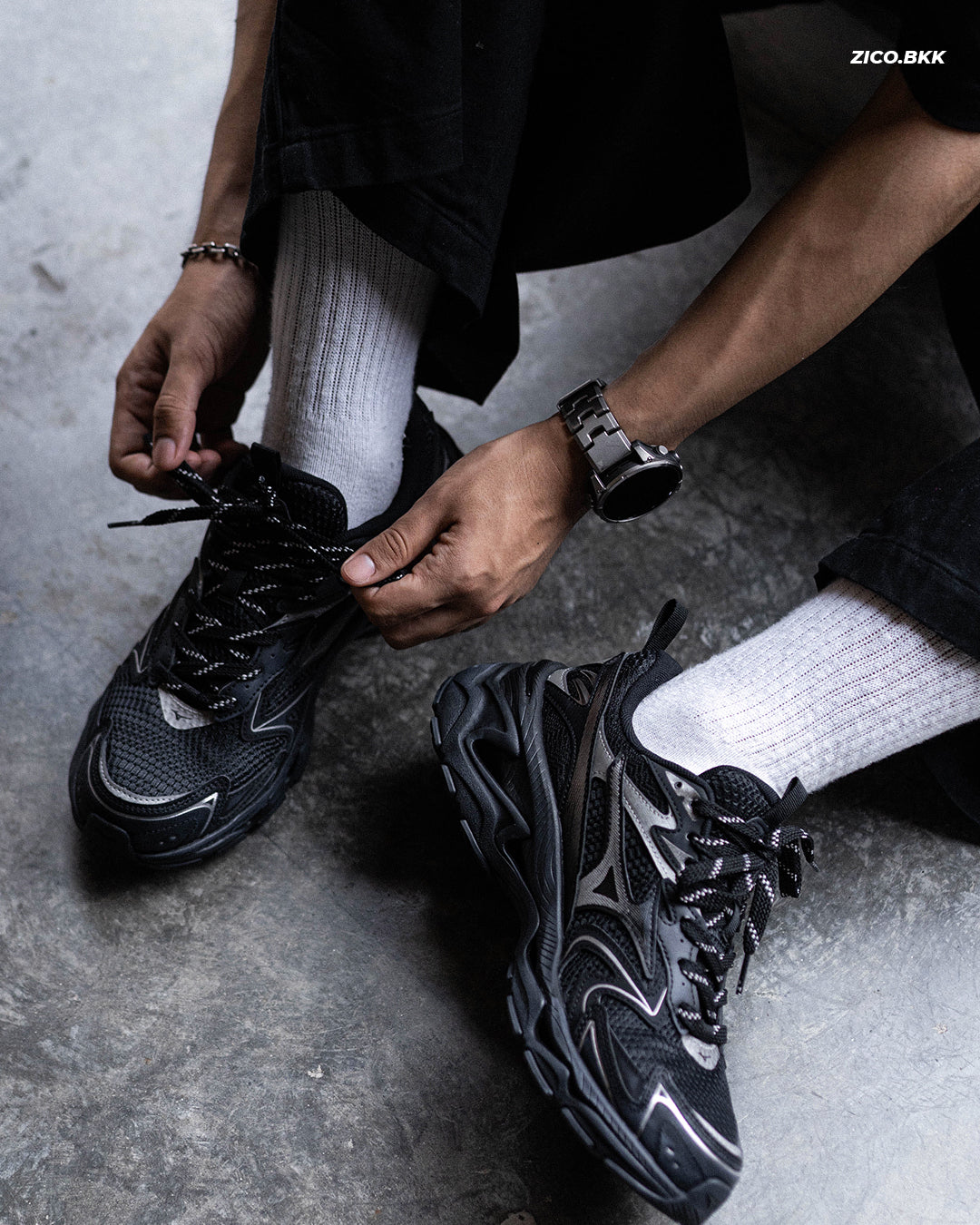 Mizuno XLG 2K - Black - Adidas Sneakers | ZICO.BKK
