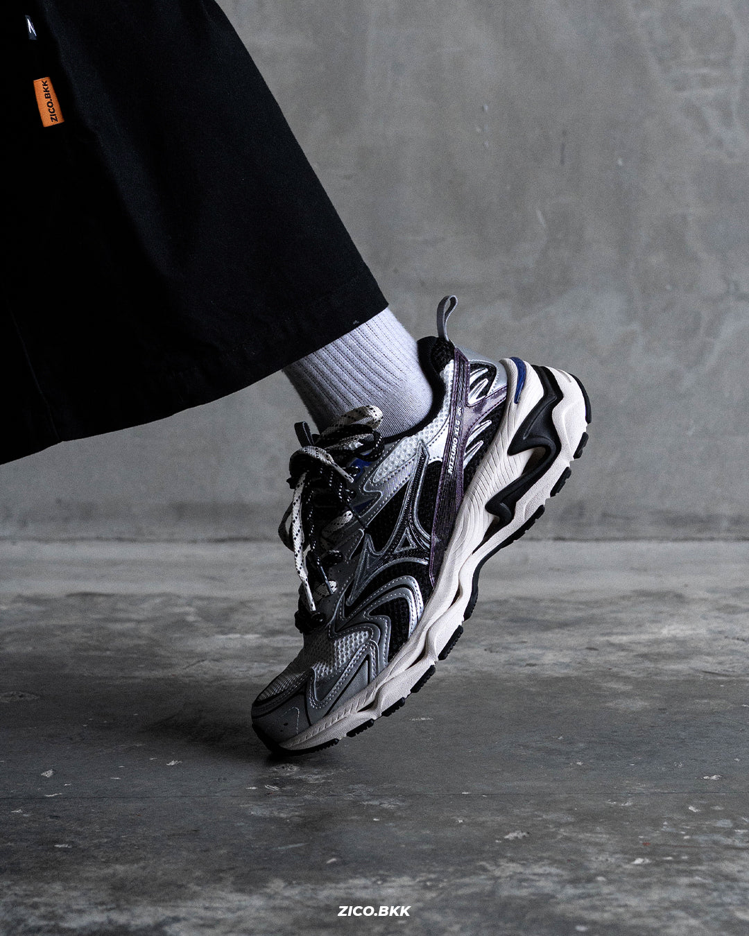Mizuno XLG 2K - Silver - Adidas Sneakers | ZICO.BKK