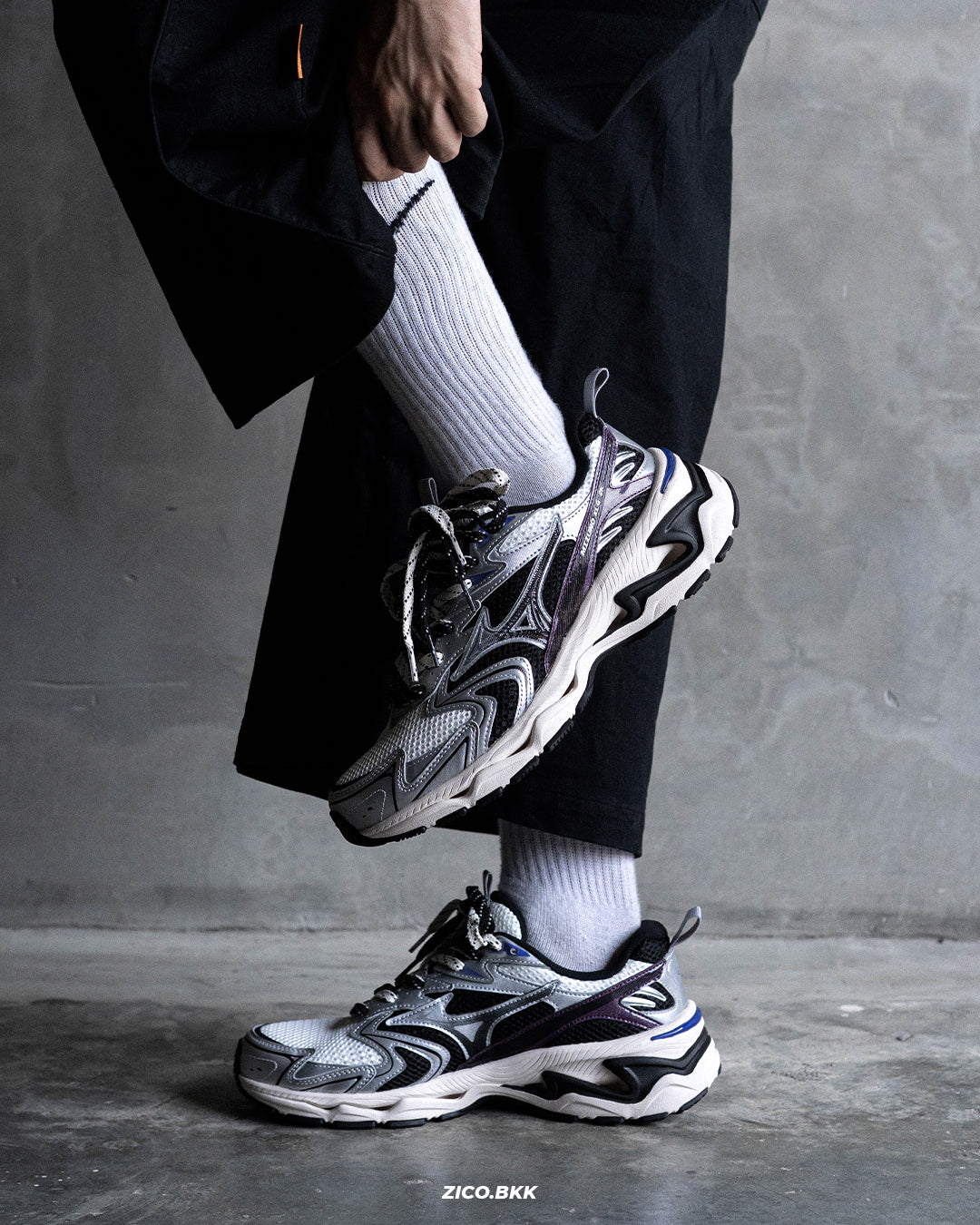 Mizuno XLG 2K - Silver - Adidas Sneakers | ZICO.BKK