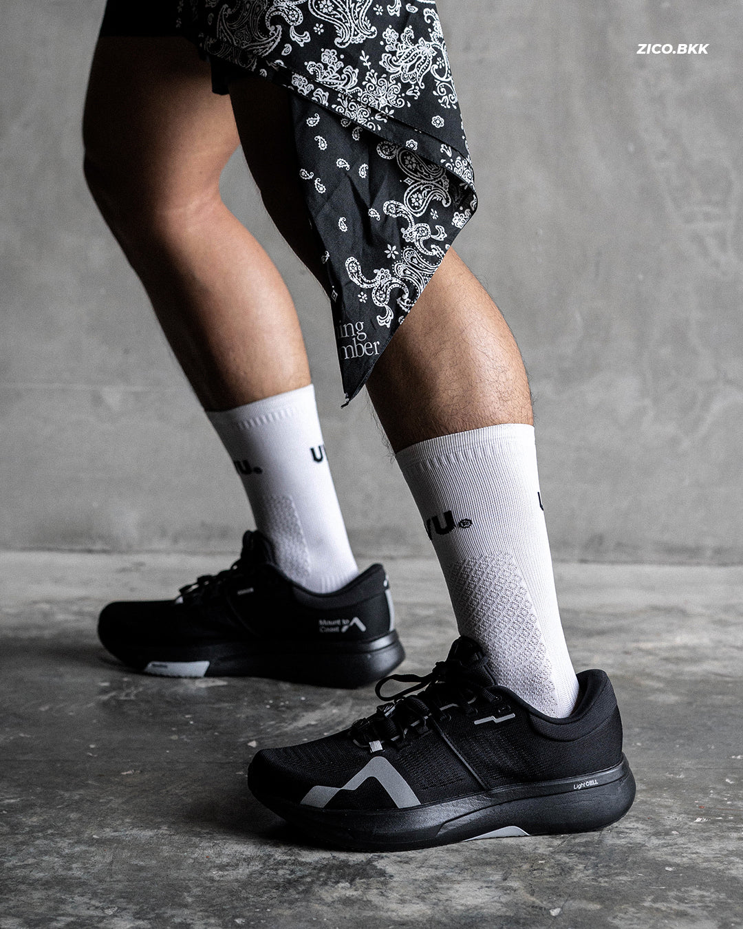 Mount to Coast R1 - Black - Mount to Coast Running Shoes | ZICO.BKK