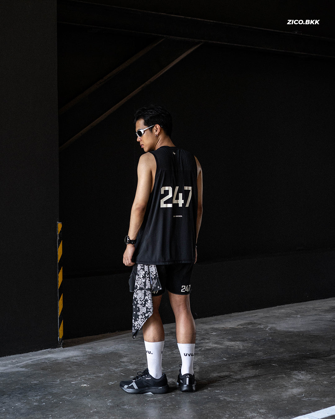 Mount to Coast R1 - Black - Mount to Coast Running Shoes | ZICO.BKK