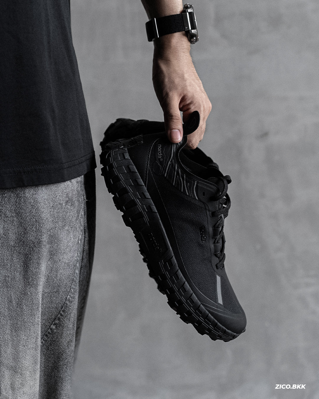 Norda 001A Men's - Stealth Black