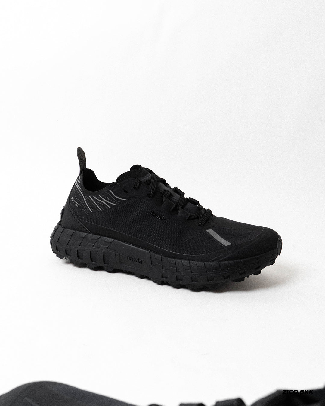 Norda 001A Men's - Stealth Black