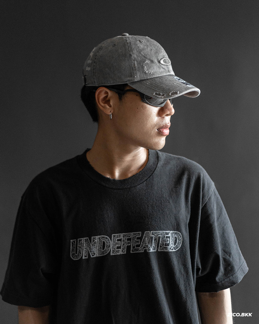 Oakley '47 Reserve Distressed Cap - Granite Gray on-body profile | ZICO.BKK