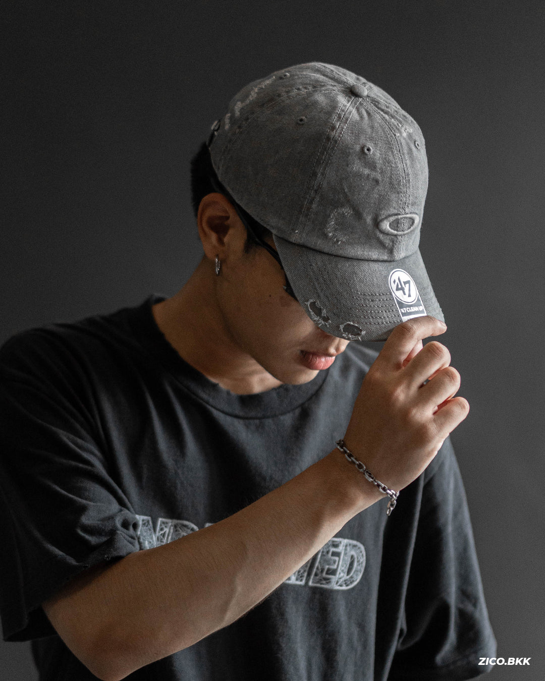 Oakley '47 Reserve Distressed Cap - Granite Gray on-body detail | ZICO.BKK
