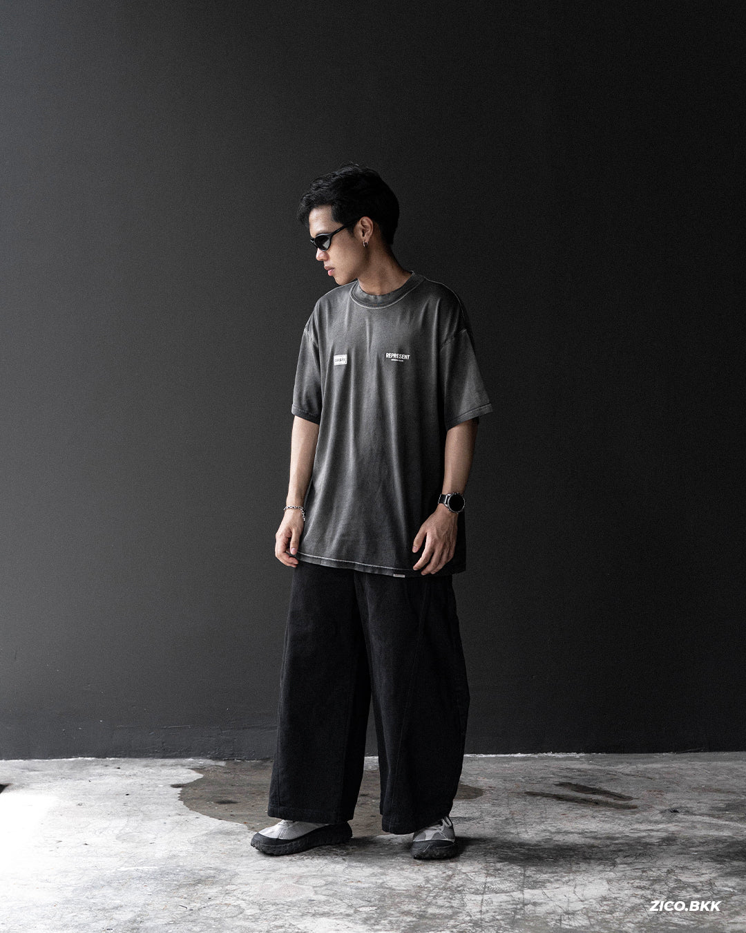 Represent X Oasis Owners Club T-Shirt