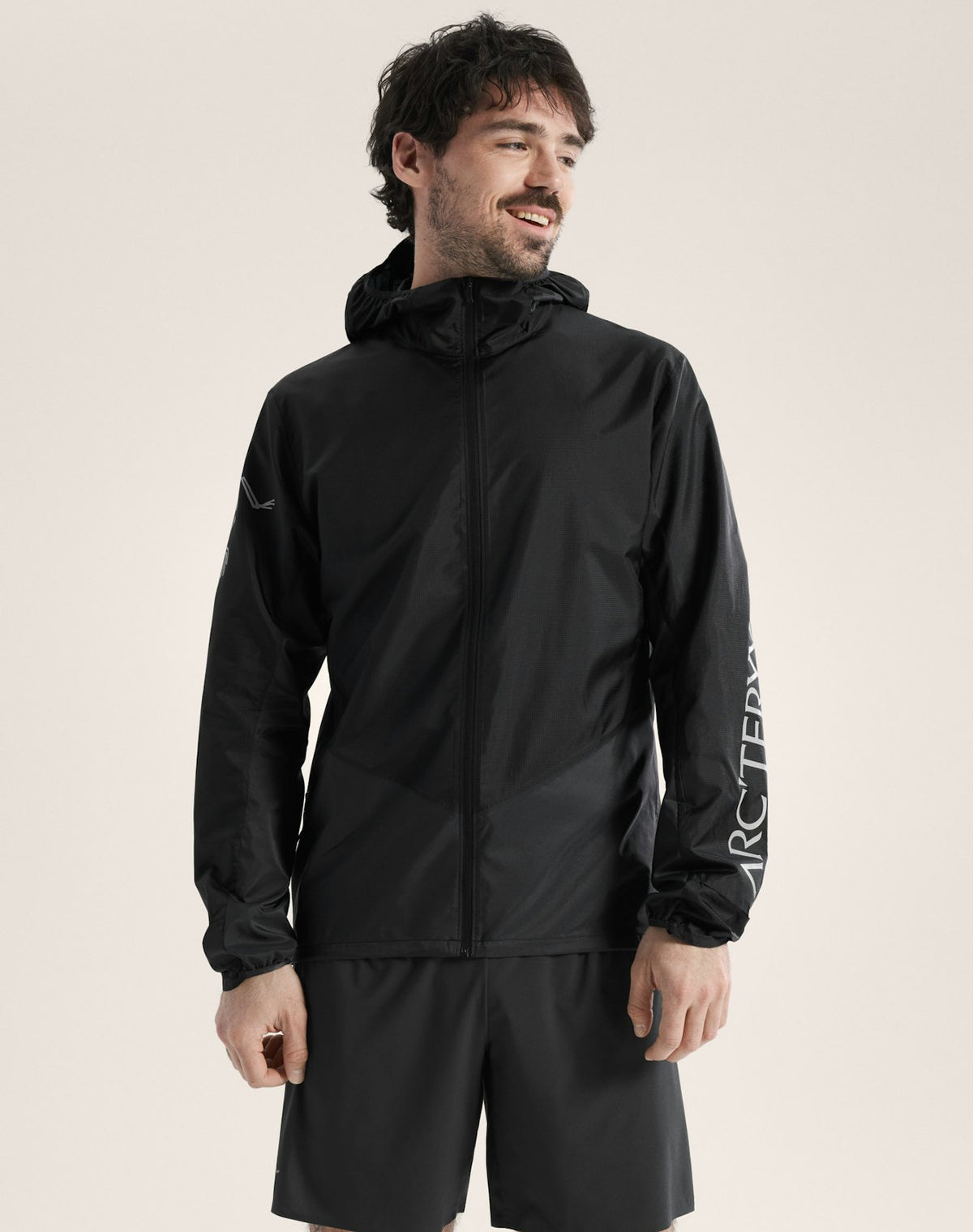 Arc'teryx Norvan Windshell Hoody Men's Black Graphite Front View