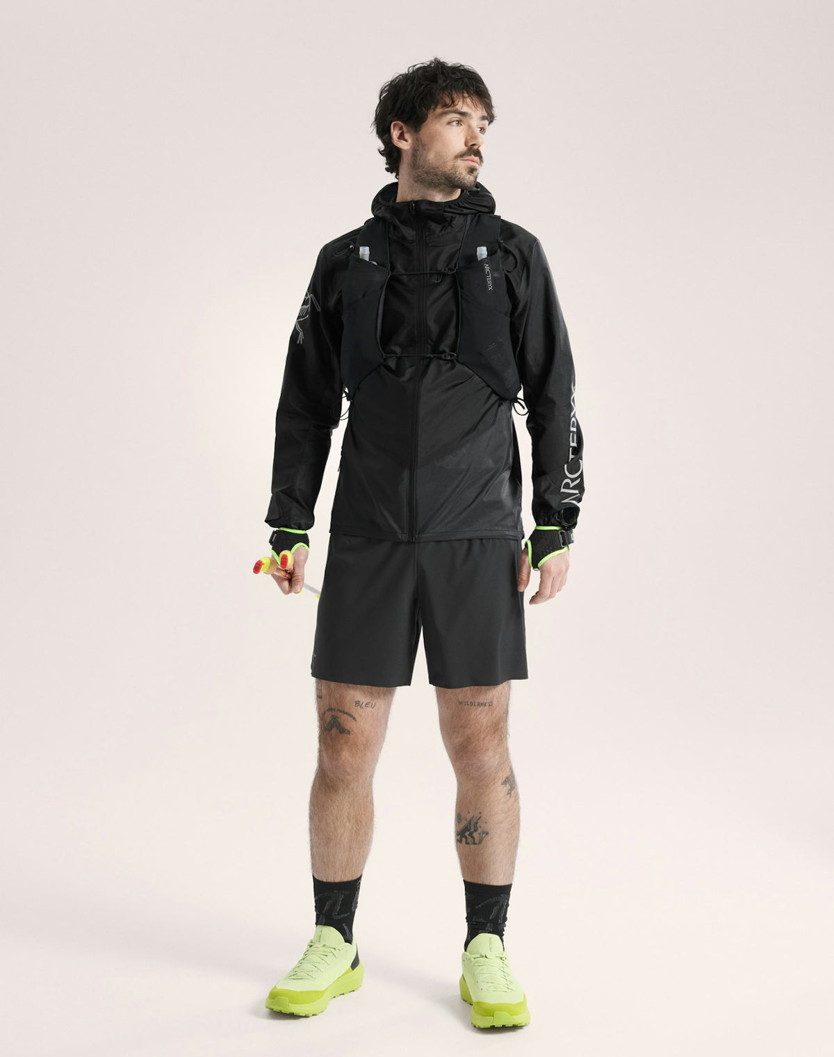 Arc'teryx Norvan Windshell Hoody Men's Black Graphite Full Body