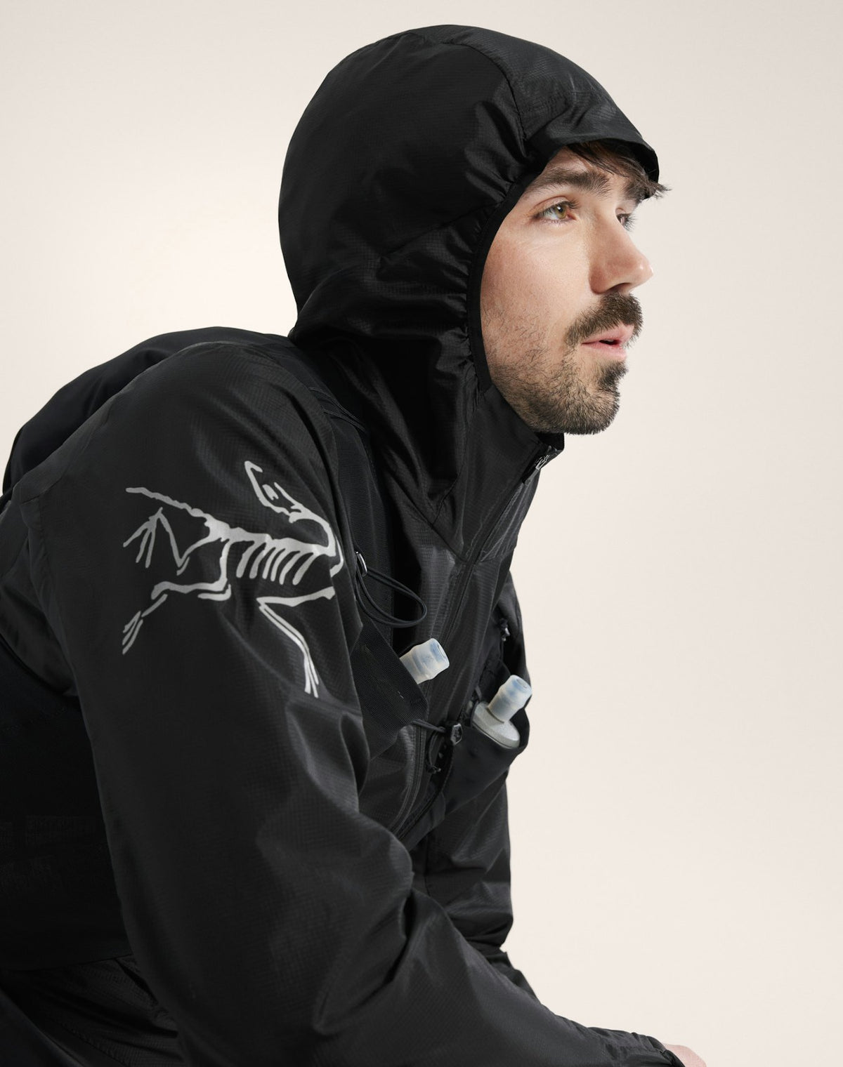 Arc'teryx Norvan Windshell Hoody Men's Black Graphite Hood
