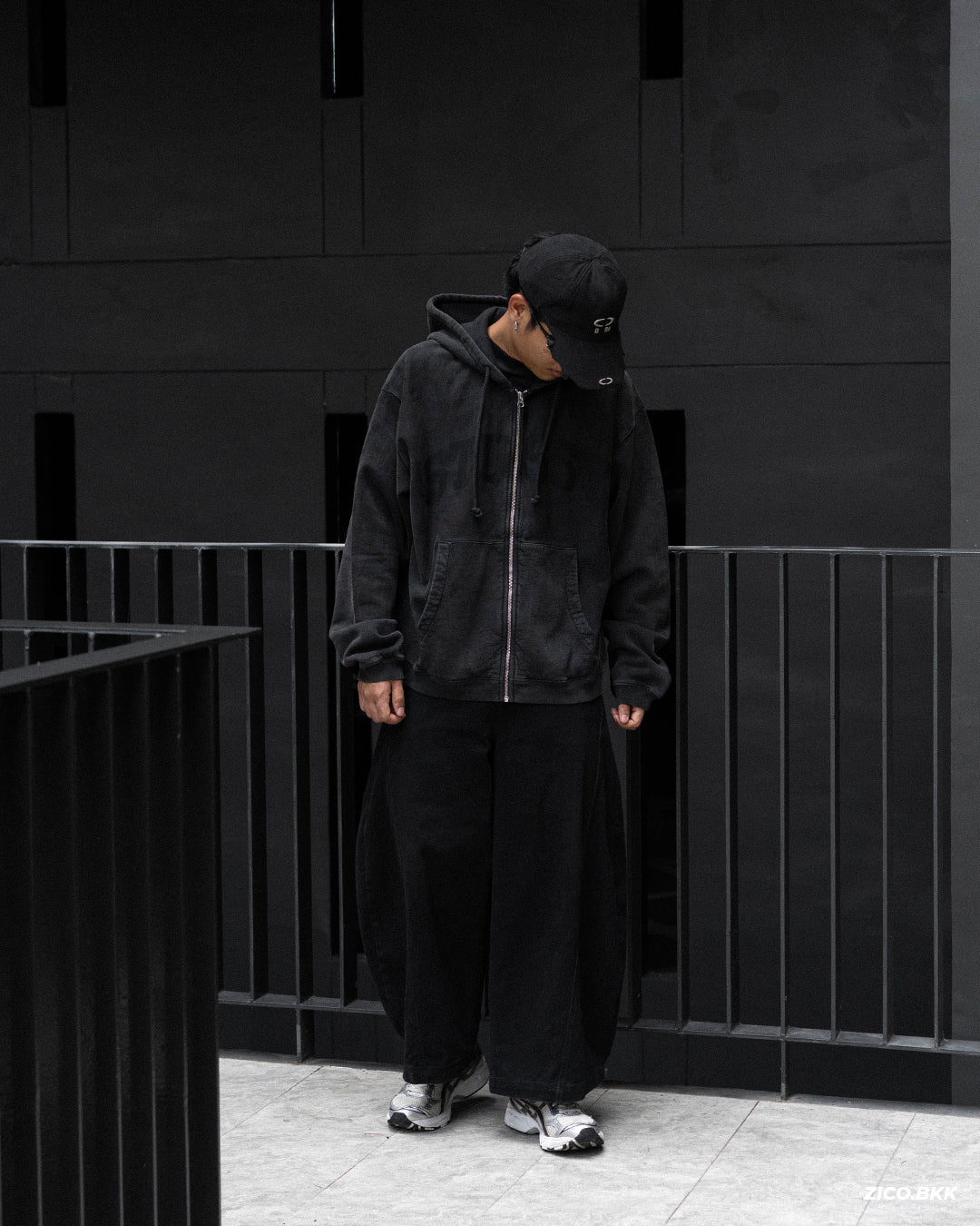Stüssy Faded Graphic Zip Hoodie Washed Black | ZICO.BKK – zico.bkk