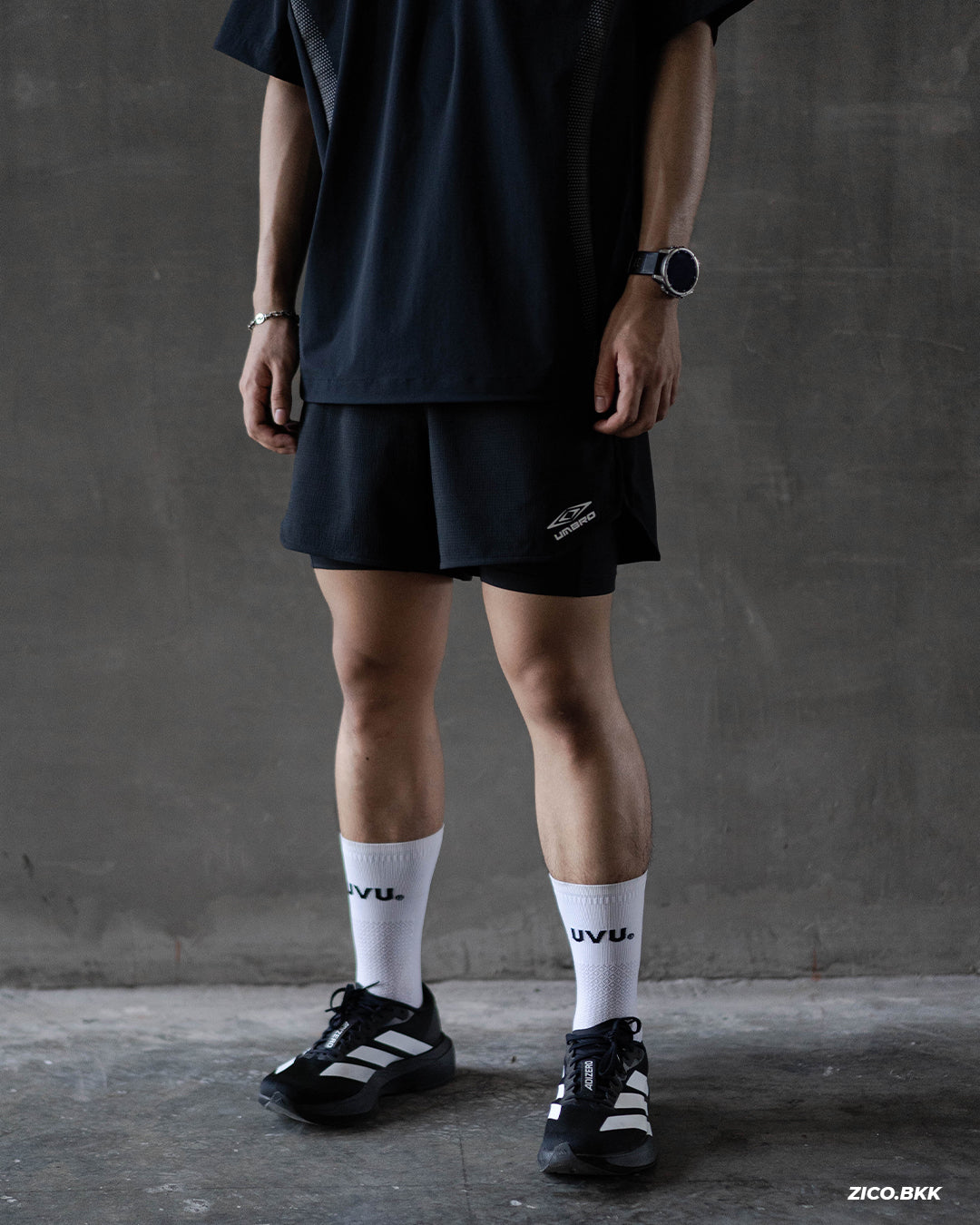 Umbro Slow Kick Lightweight Leggings 2-in-1 (2IN1) Knee-length Shorts