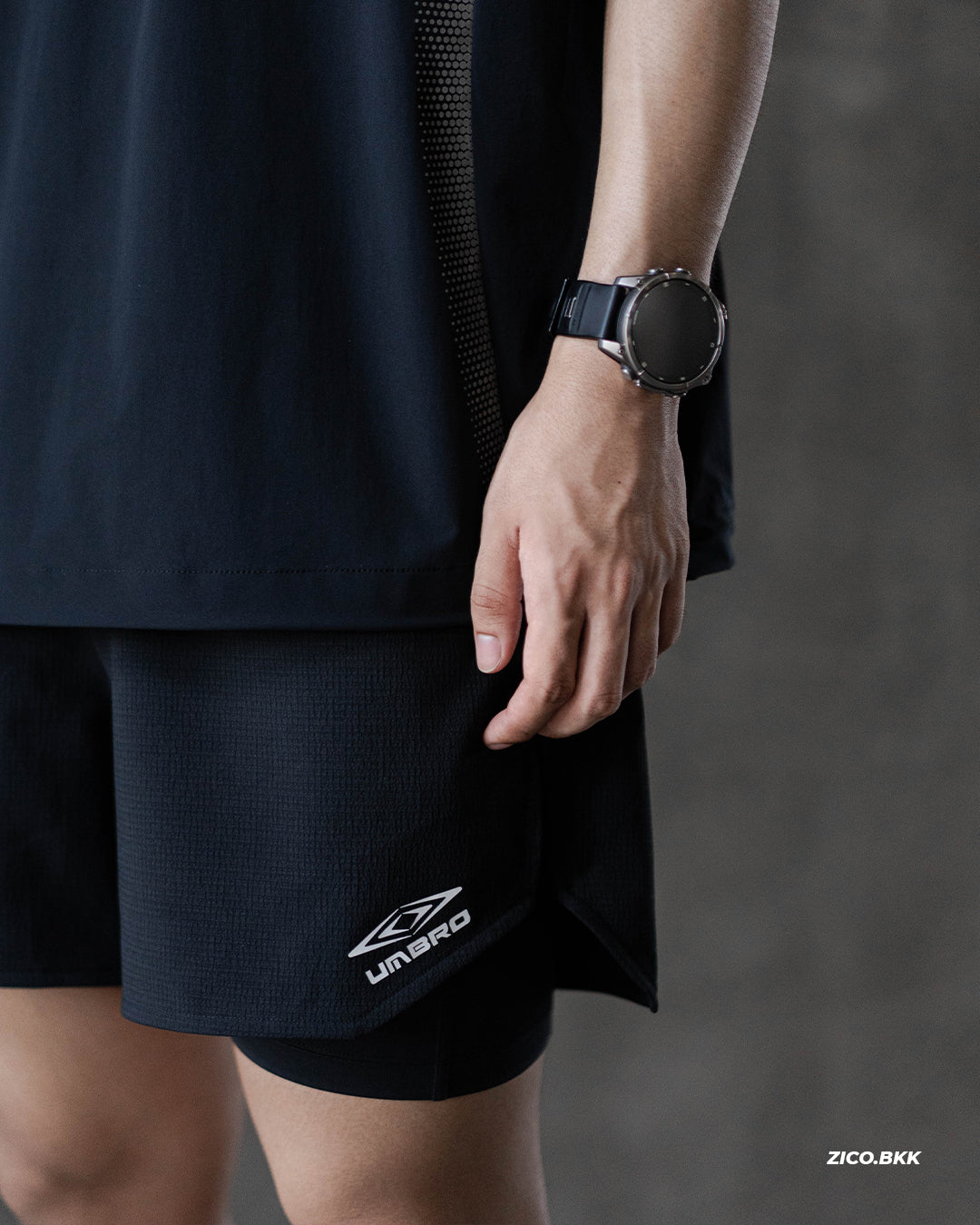 Umbro Slow Kick Lightweight Leggings 2-in-1 (2IN1) Knee-length Shorts
