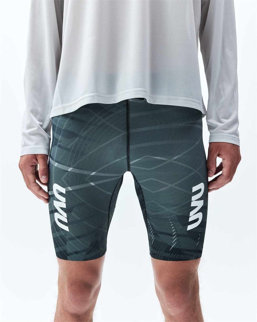 UVU Half Tight 2.0 SS26 Black/Grey — Official gallery 4 — model angle