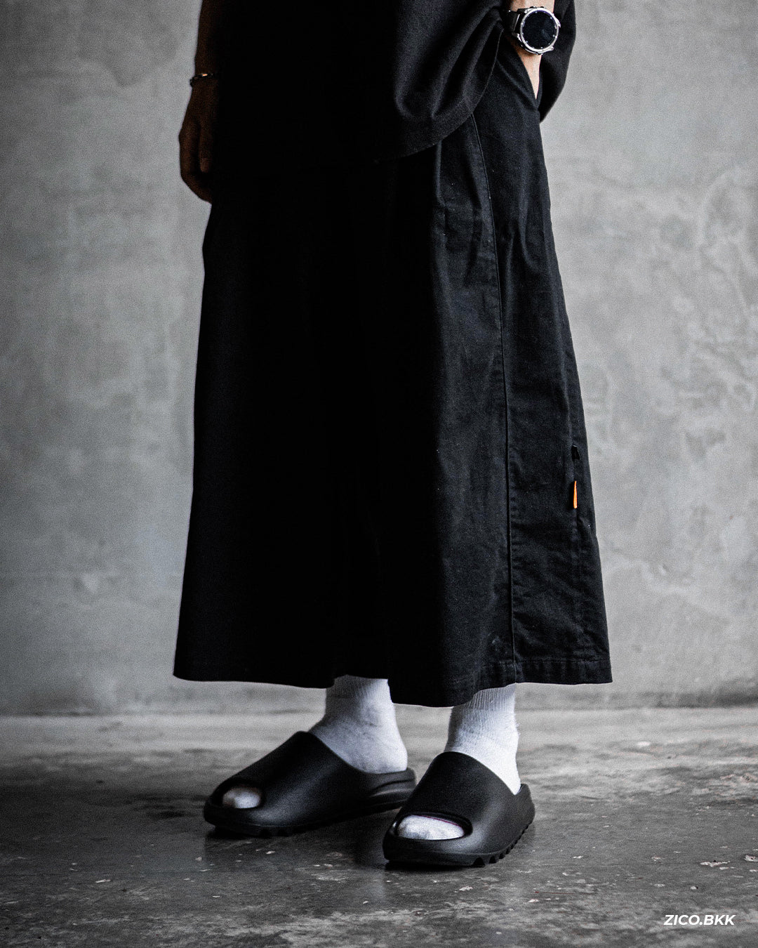 YEEZY Slide YS-01 Black - YEEZY Slides | ZICO.BKK