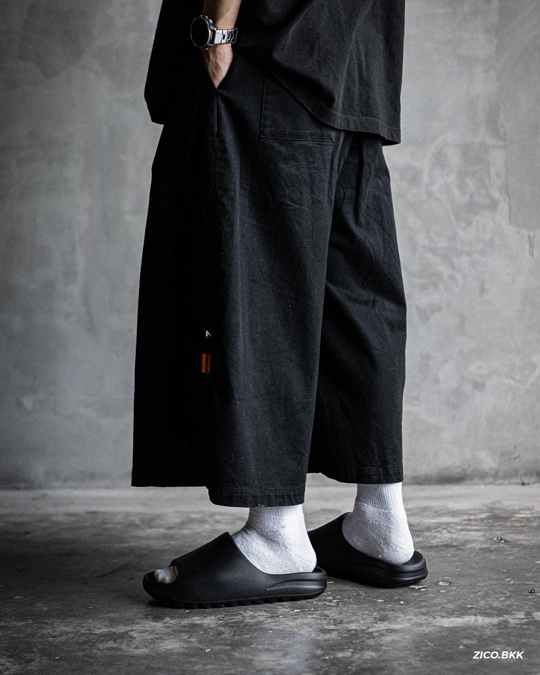 YEEZY Slide YS-01 Black - YEEZY Slides | ZICO.BKK