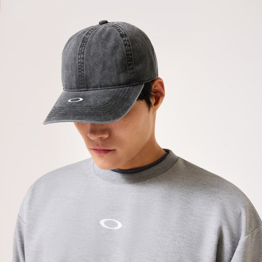 Oakley Essential Brim Logo Cap 26.0 - Pitch Black lifestyle view