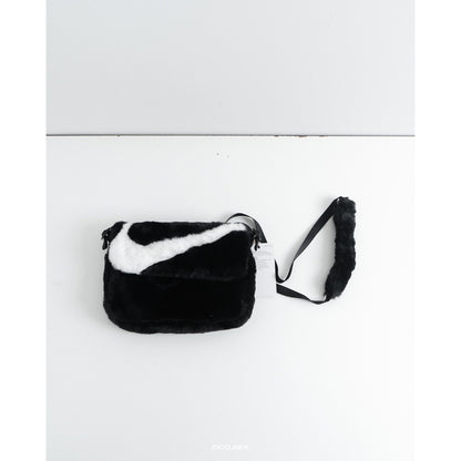 Nike Sportswear Futura 365 Faux Fur Crossbody Bag (FB3048)