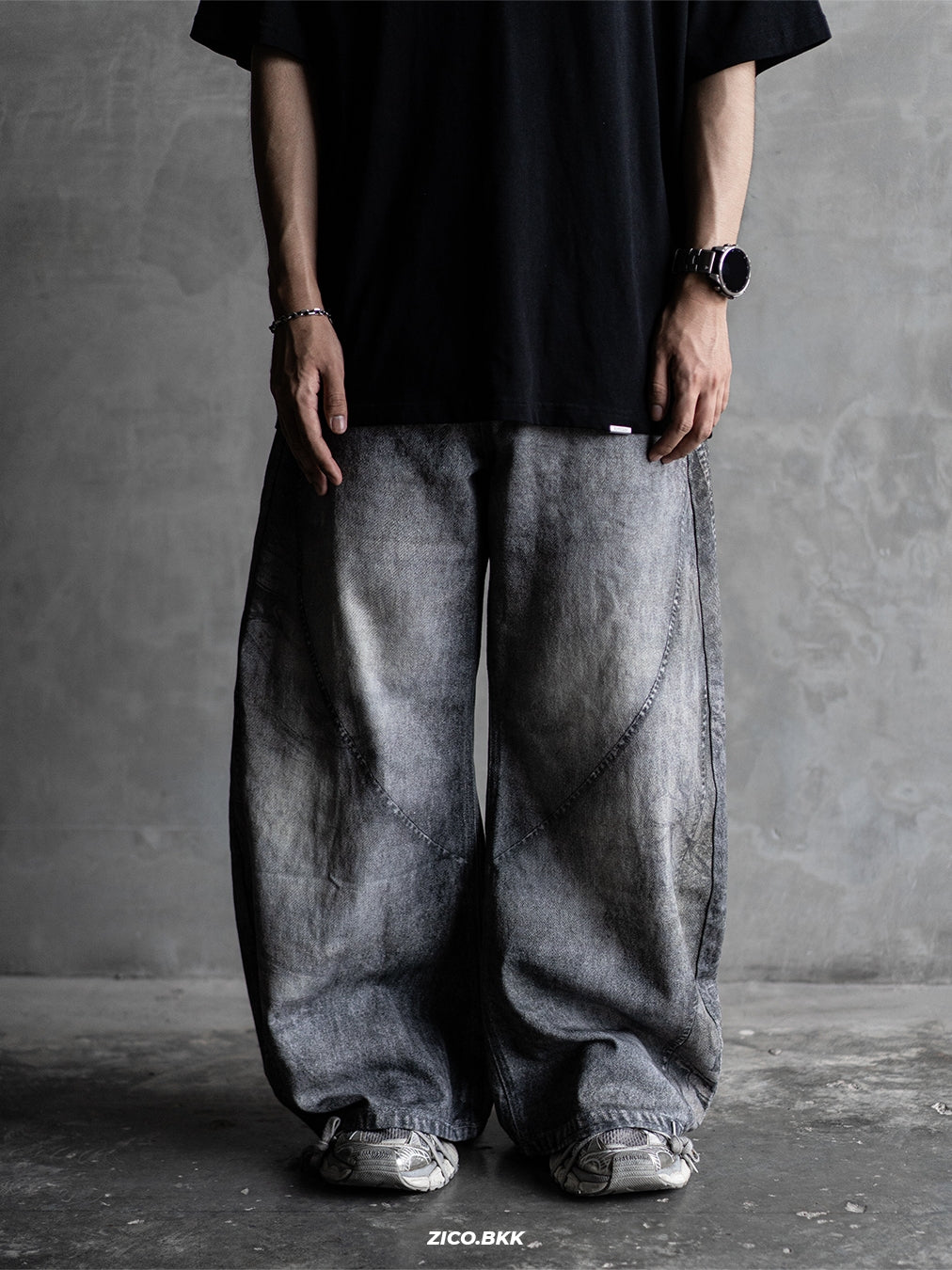 ZICO.BKK Super Baggy Jeans – Aged Charcoal — รูปสินค้าจากร้าน Shopee 2