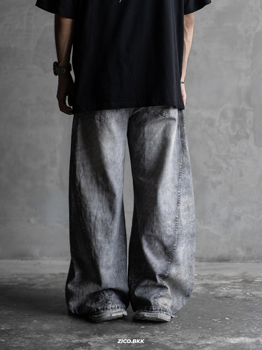 ZICO.BKK Super Baggy Jeans – Aged Charcoal — รูปสินค้าจากร้าน Shopee 3