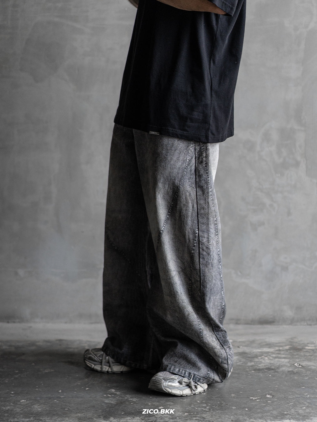 ZICO.BKK Super Baggy Jeans – Aged Charcoal — รูปสินค้าจากร้าน Shopee 4