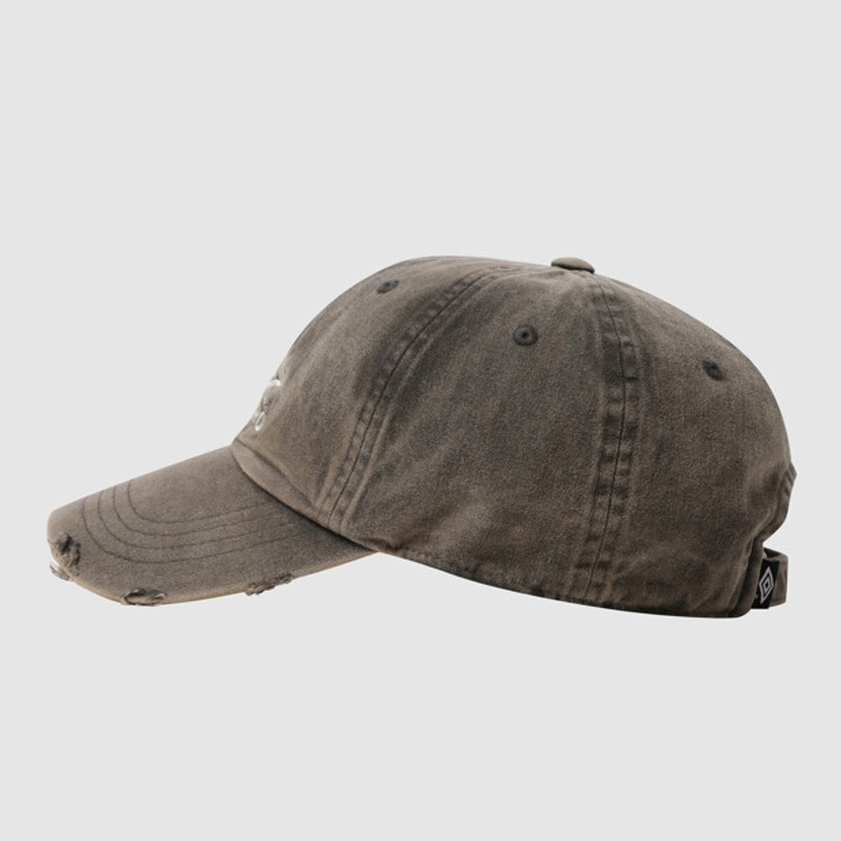 Umbro Essential Damage Washing Ball Cap - Brown detail